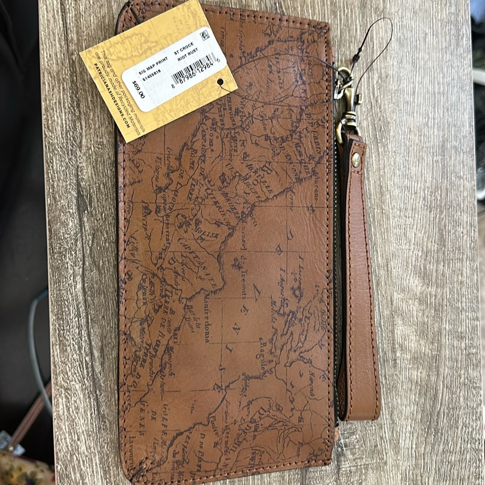 NWT Patricia Nash Large Wristlet